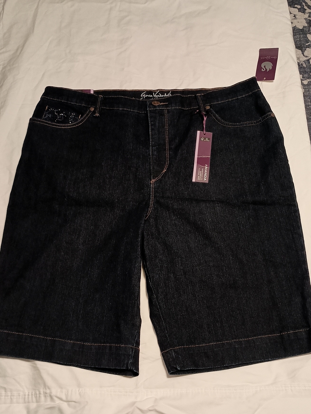 Gloria Vanderbilt Amanda Burmuda Shorts 16 - NWT